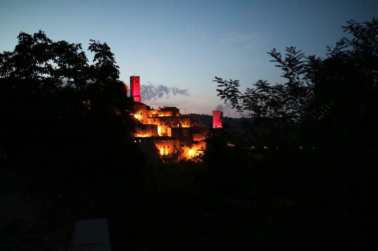 Andante appartamenti Castelnuovo di Val di Cecina Esterno foto